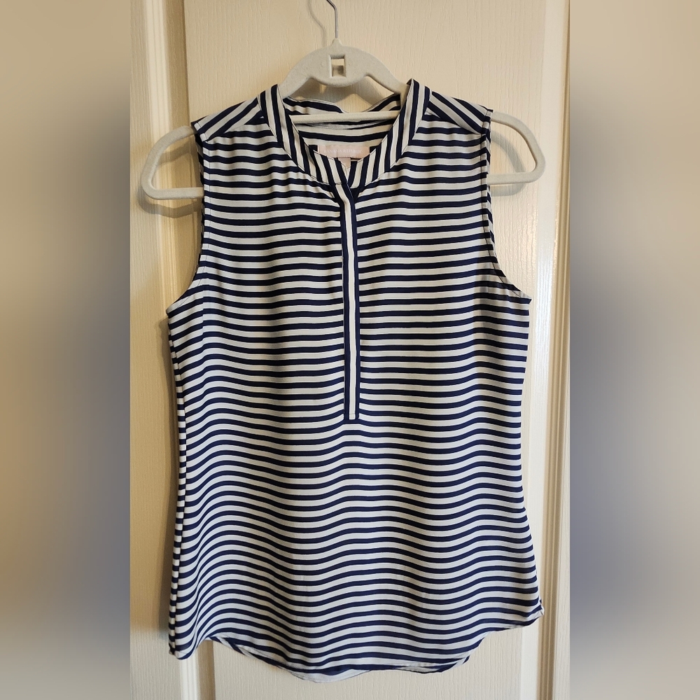 BANANA REPUBLIC Navy and Cream Striped Sleeveless Blouse | Top. Size 6.